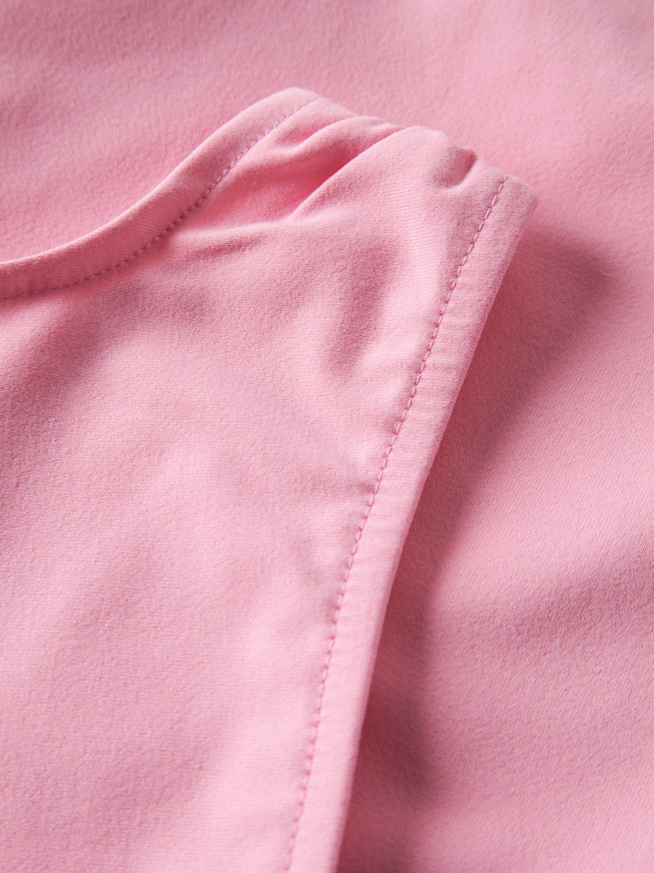 Rosa enfärgad linne med rynkade sidor till flicka. Topp snygg cool topp till flicka från Name it.
NKFHELGU SLIM SH TANK TOP
13255846