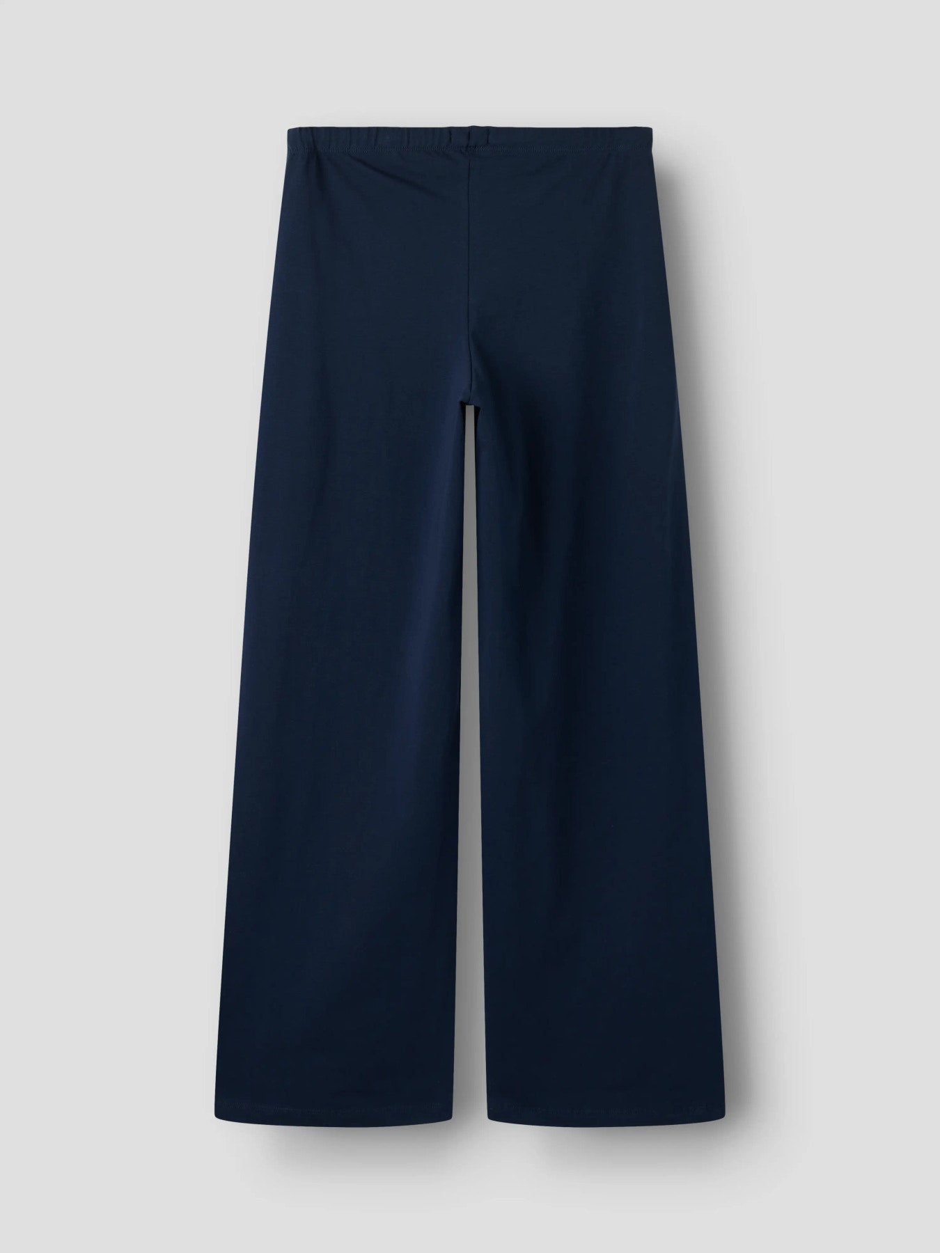 Low waist byxa till ungdom tjej. Vid byxa, låg midja från LMTD till ungdom, barn flicka. 
NLFBENEDICTE CON LW WIDE PANT
13255941