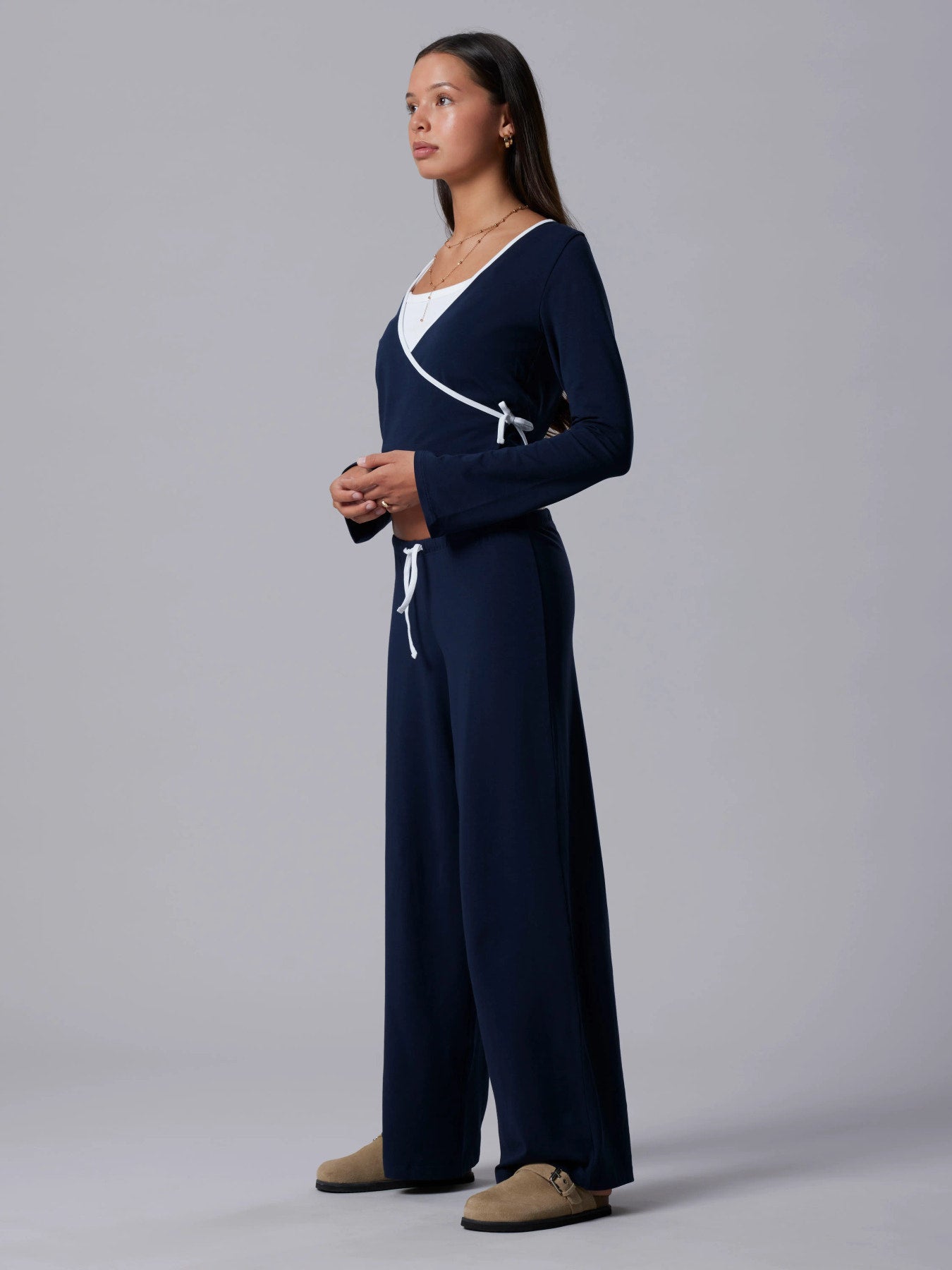 Low waist byxa till ungdom tjej. Vid byxa, låg midja från LMTD till ungdom, barn flicka. 
NLFBENEDICTE CON LW WIDE PANT
13255941