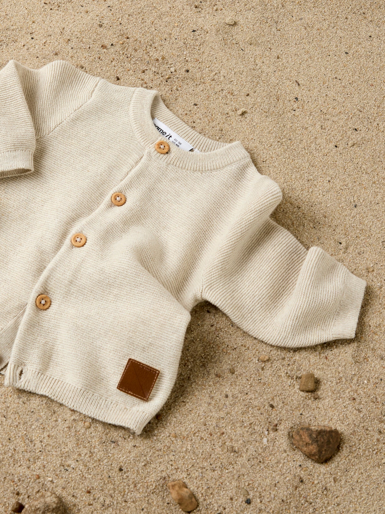 Beige stickad baby kofta till nyfödd pojke och flicka. Baby cardigan till pojke från Name it.
NBMJEFFREY LS KNIT CARD
13256588