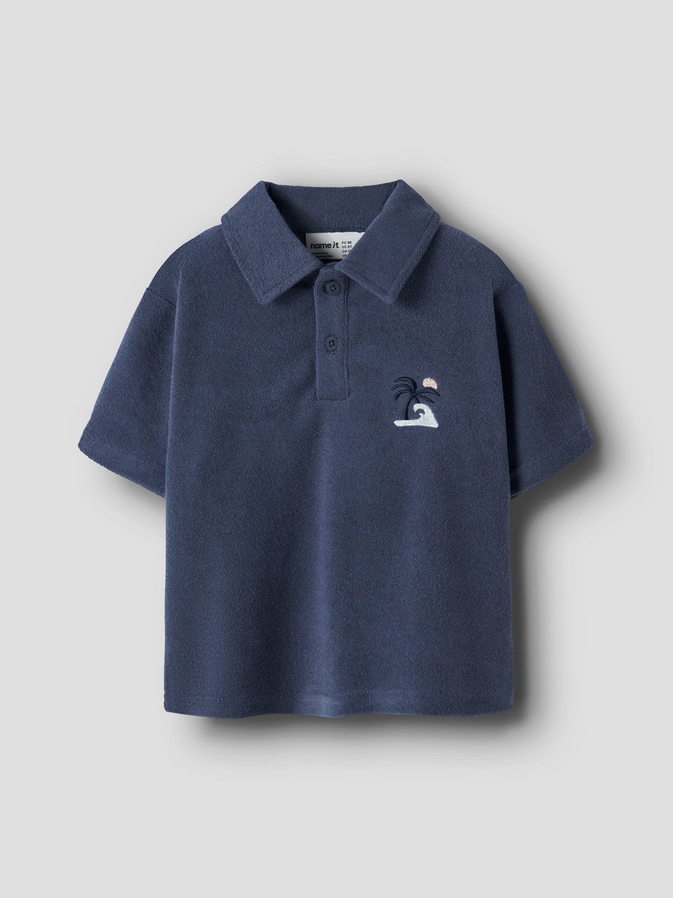 Blå frotté piké tröja till pojke. Pike tröja kortärmad frotte till pojke från Name it.
NMMJARED SS NREG TERRY POLO
13256589