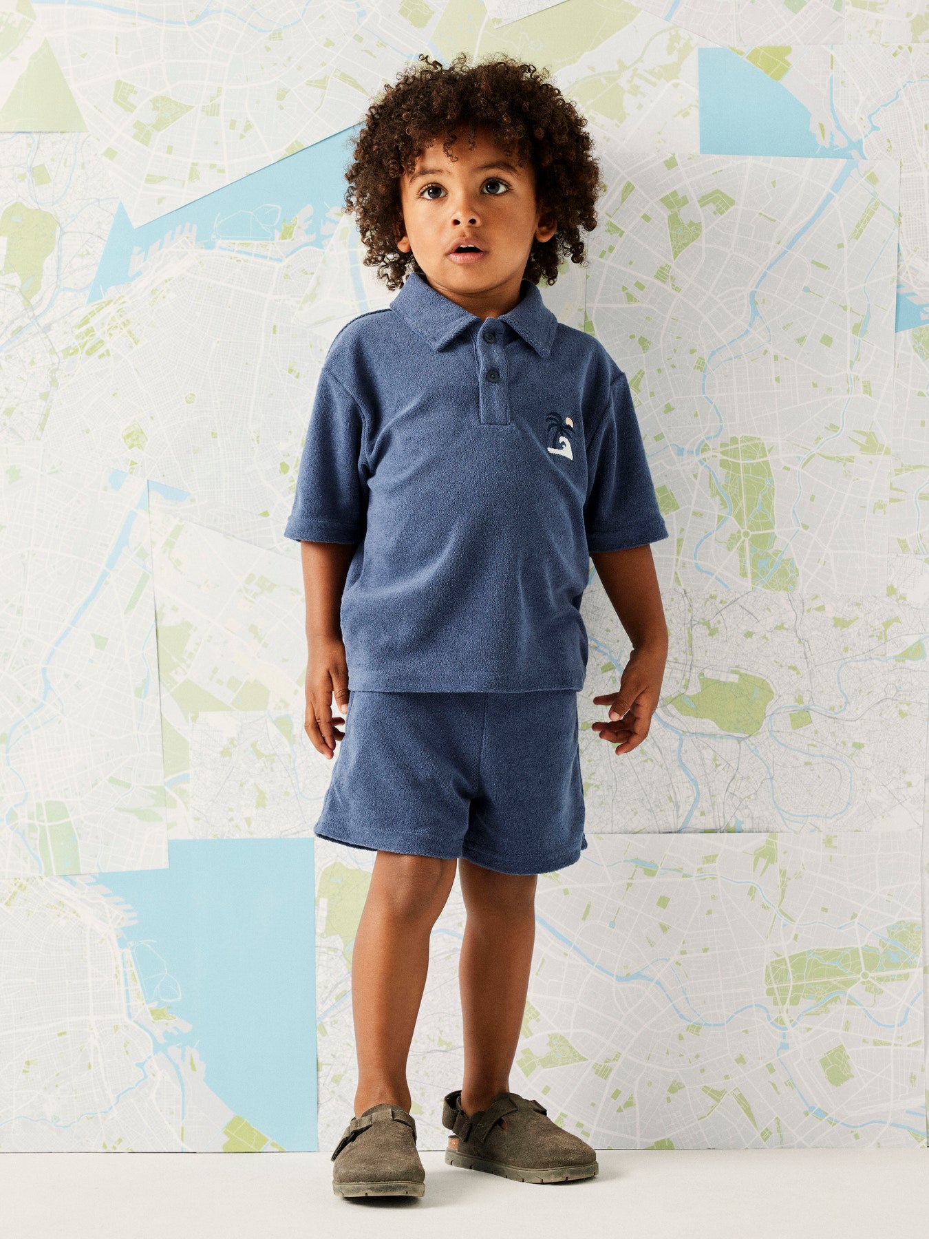 Blå frotté shorts till pojke. Mjuka sköna frotte shorts till pojke från Name it.
NMMJARED NREG TERRY SHORTS
13256591
