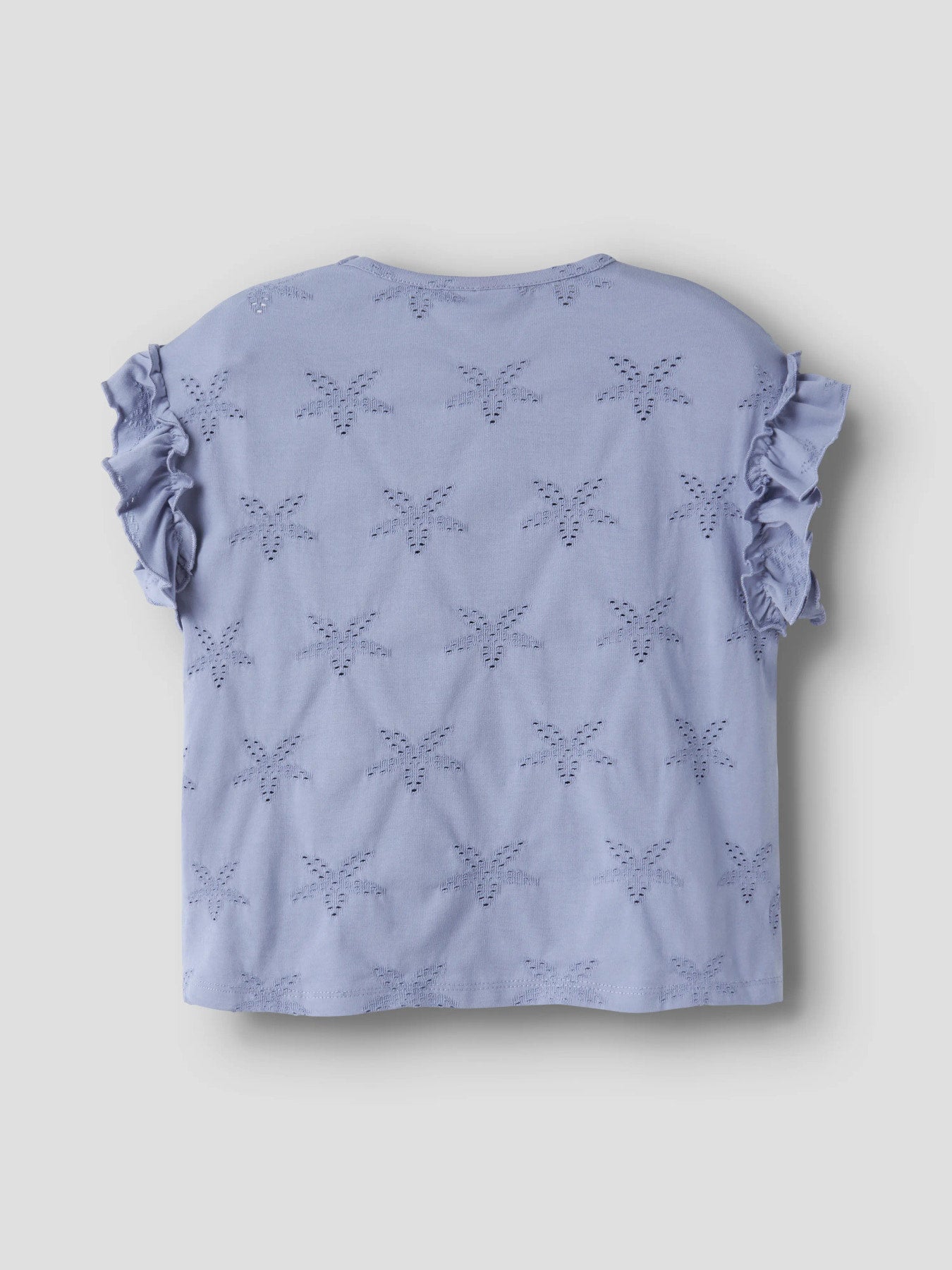 Blå broderad kortärmad topp till flicka. Söt t-shirt till ungdom tjej perfekt till skolavslutning eller midsommar. Fina sommar barn kläder till flicka från Name it.
NKFJADEN SL NREG SH TOP
13256696