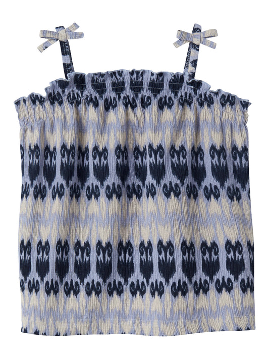 Blå vit mönstrad short topp med smala axelband. Linne med smala axelband till flicka från Name it.
NKFJAMSA SHORT STRAP TOP BOX
13256705