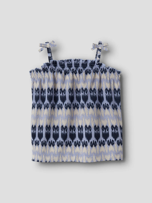 Blå vit mönstrad short topp med smala axelband. Linne med smala axelband till flicka från Name it.
NKFJAMSA SHORT STRAP TOP BOX
13256705