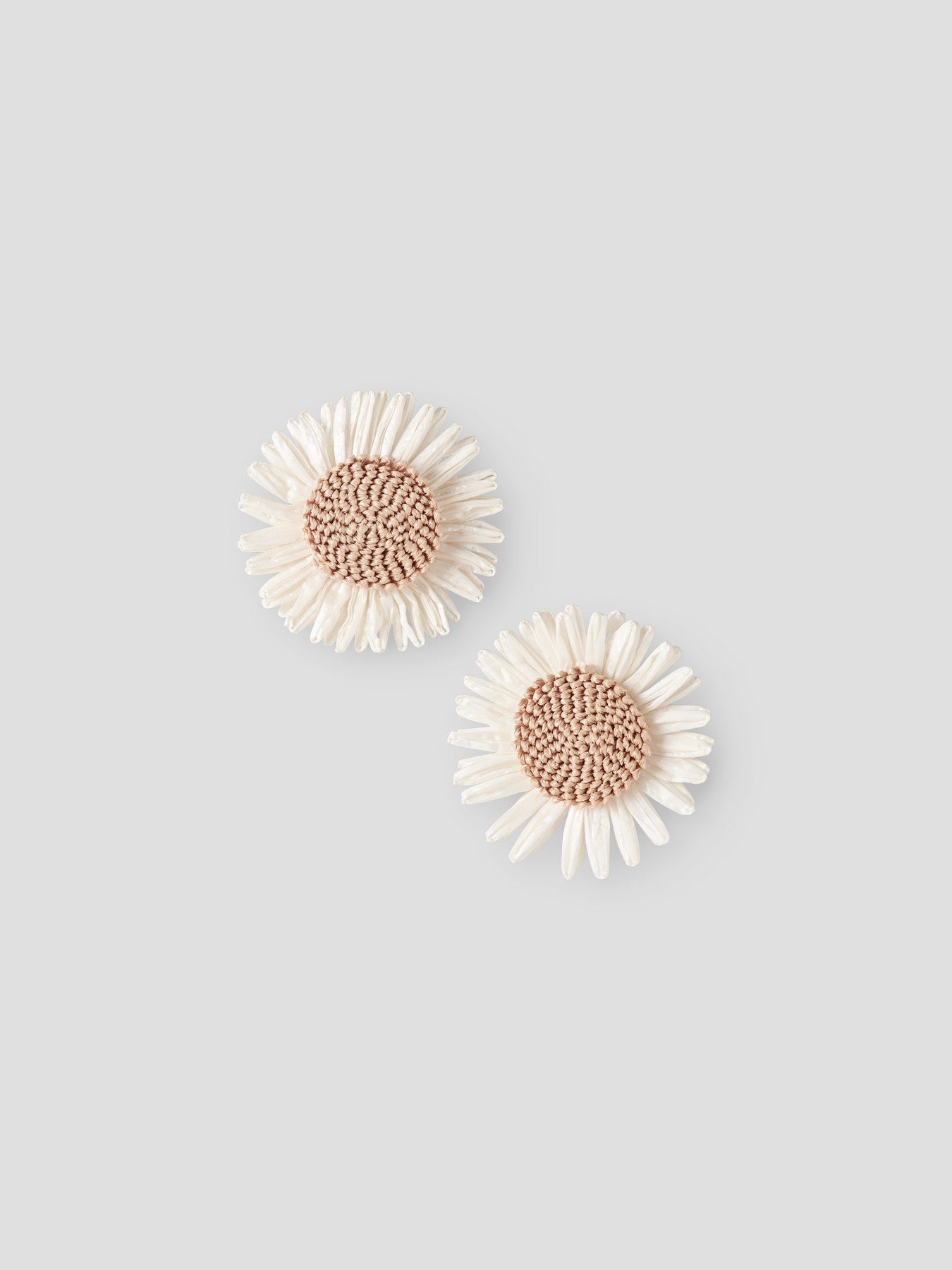 Vita och brun beige blomma hårspännen 2 pack till flicka. Hårspänne blom formade från Name it.
NKFJANINA 2P HAIRCLIP
13256710