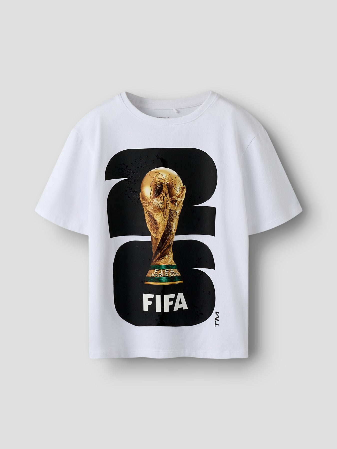 Vit FIFA t-shirt, kortärmad tröja till pojke. Fotbolls tröja FIFA pokal till kille från Name it.
NKMMALLE FIFA SS NREG TOP OUS
13256993