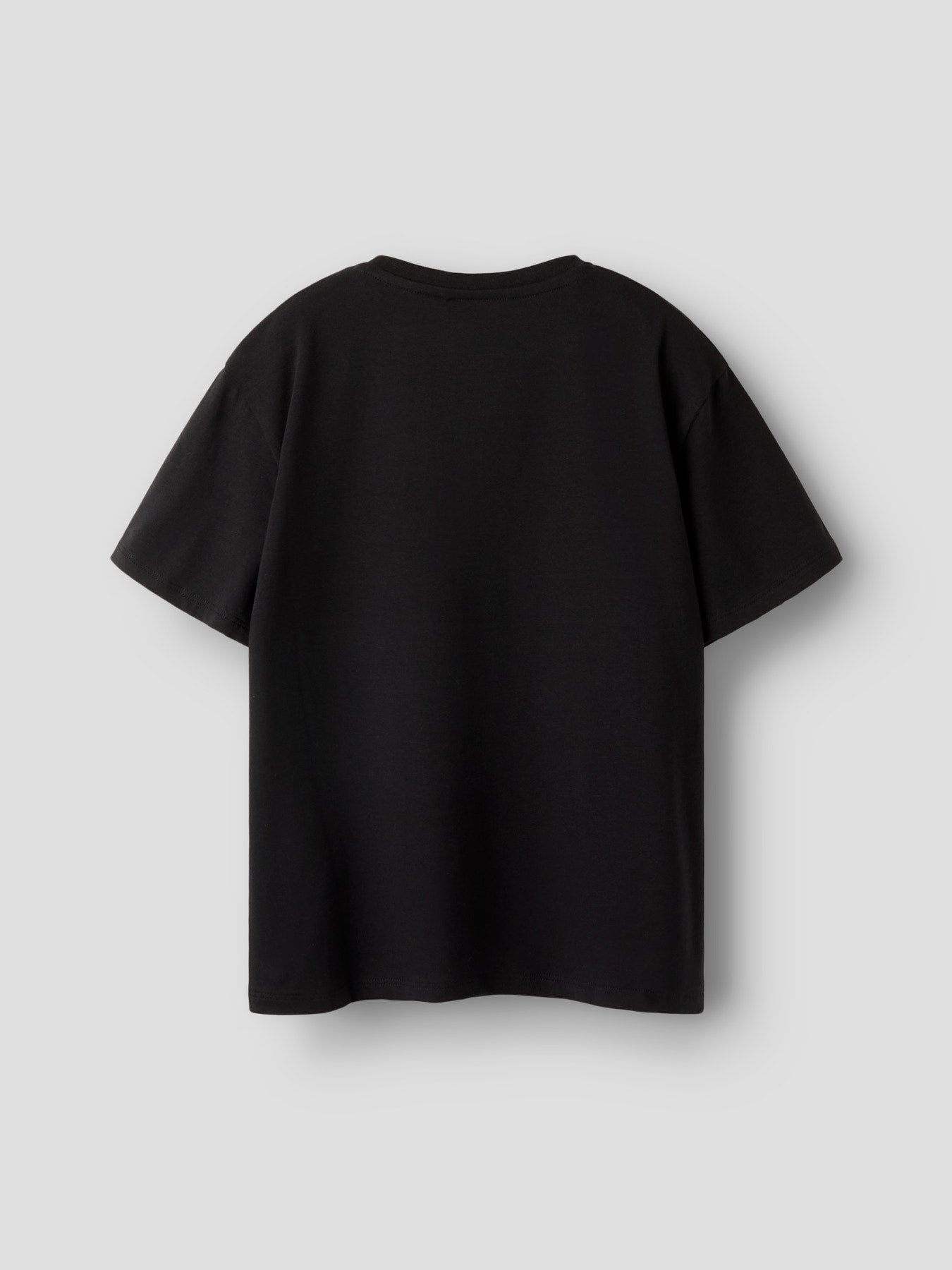 Svart FIFA t-shirt, kortärmad tröja till pojke. Fotbolls tröja FIFA pokal till kille från Name it.
NKMMALLE FIFA SS NREG TOP OUS
13256993