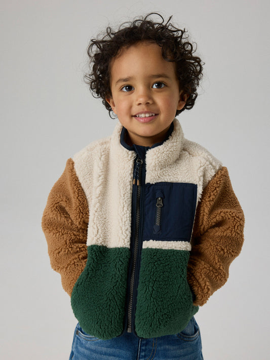 Name It Macey färgblockad teddyjacka grön beige brun mini pojke