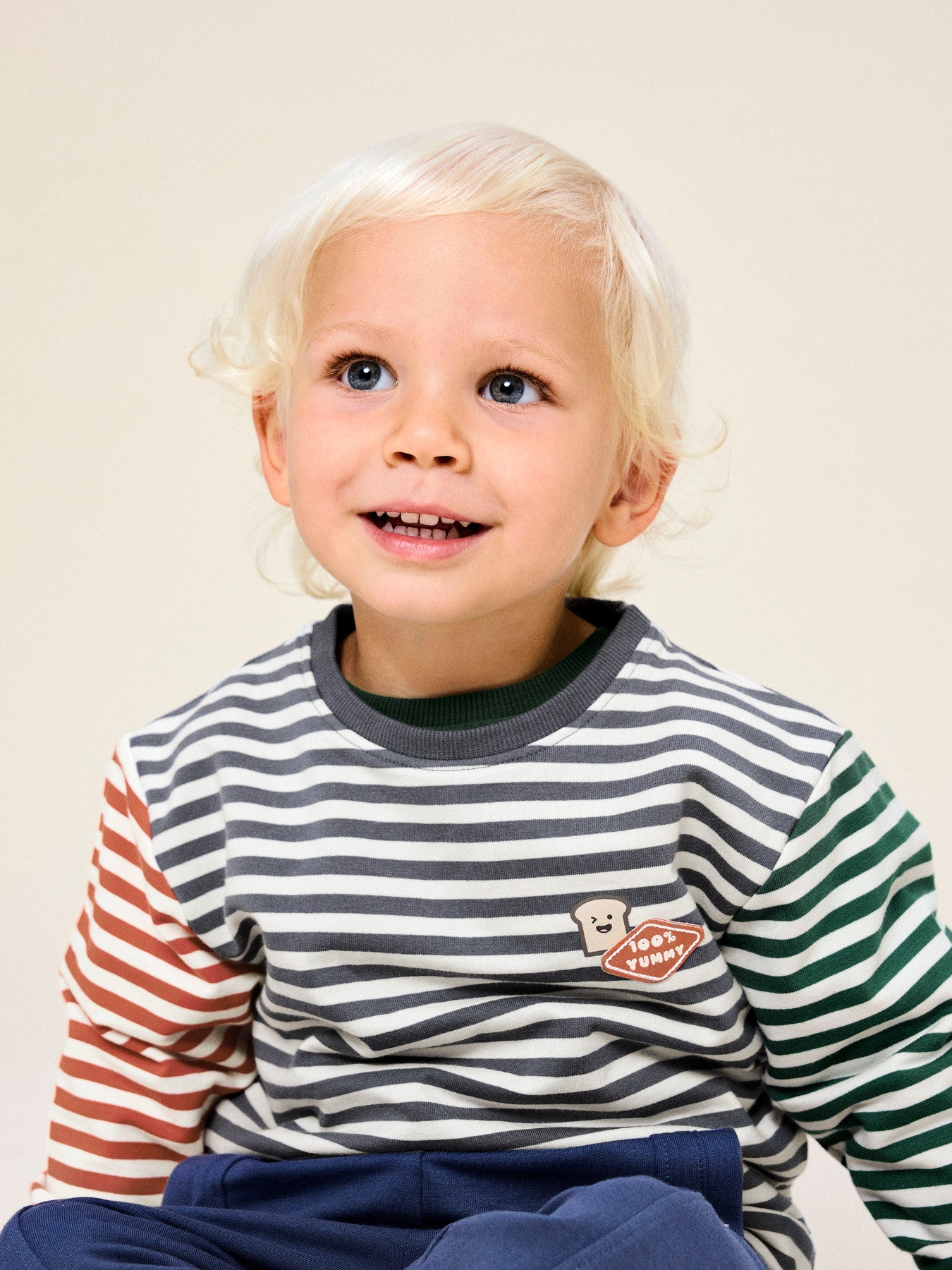Name It randig röd, grön och blå sweatshirt för pojke i mjuk bomullsblandning med rund hals och långa ärmar. Ekologiska barnkläder från Nameit
NMMKASTER LS NREG SWEAT UNB
13257555