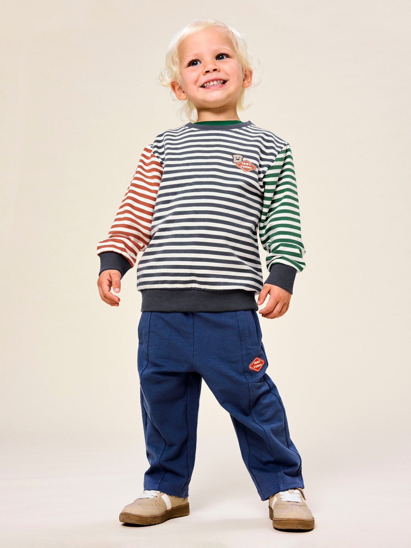 Name It randig röd, grön och blå sweatshirt för pojke i mjuk bomullsblandning med rund hals och långa ärmar. Ekologiska barnkläder från Nameit
NMMKASTER LS NREG SWEAT UNB
13257555