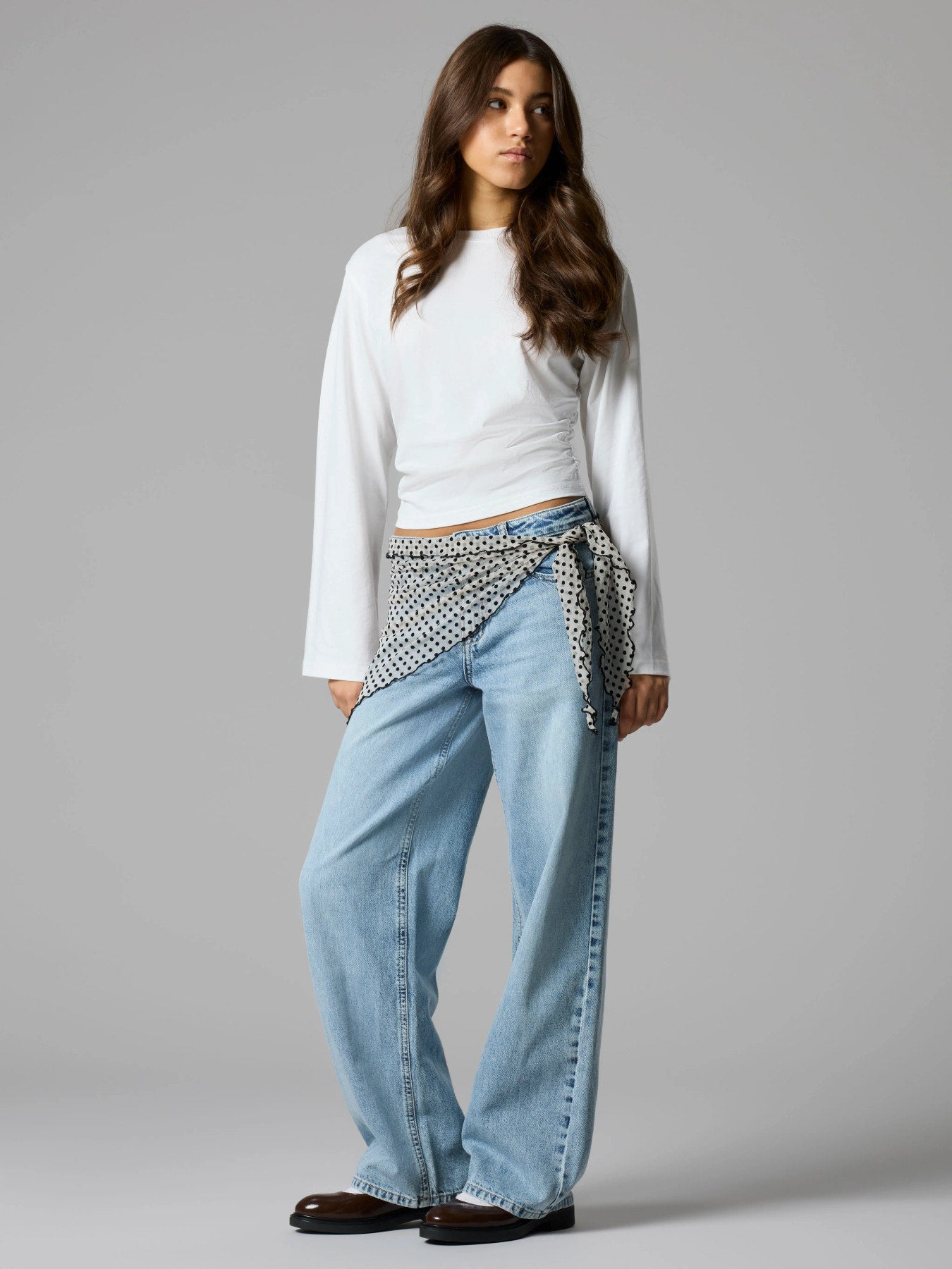 Kort topp med rynkade detaljer i sidorna, lite vidare ärm. Snygg vit långärmad tröja till ungdom tjej. Ekologiska barn och ungdomskläder till flicka från LMTD.
NLFNOVEGAT LS SHORT RUCHED TOP
13257594