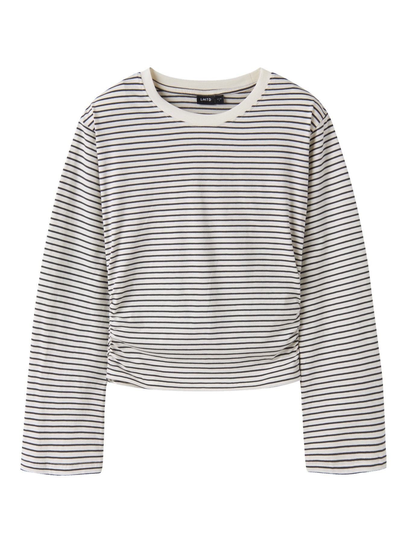 LMTD vit randig kort topp för ungdomstjej i ekologisk bomull med kort ärm, rund hals och rynkdetaljer i sidorna. Modell NLFNOVEGAT LS SHORT RUCHED TOP.