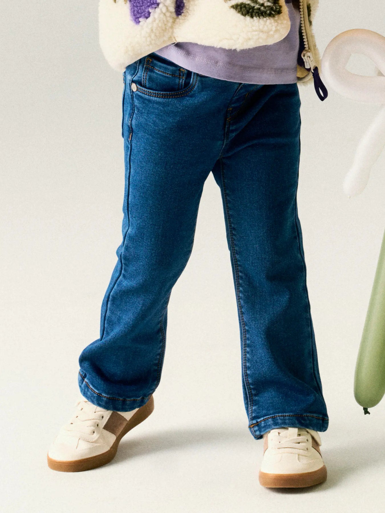Name It Salli mellanblå fleecefodrade bootcut jeans för flicka barn med justerbar midja – 13257645
