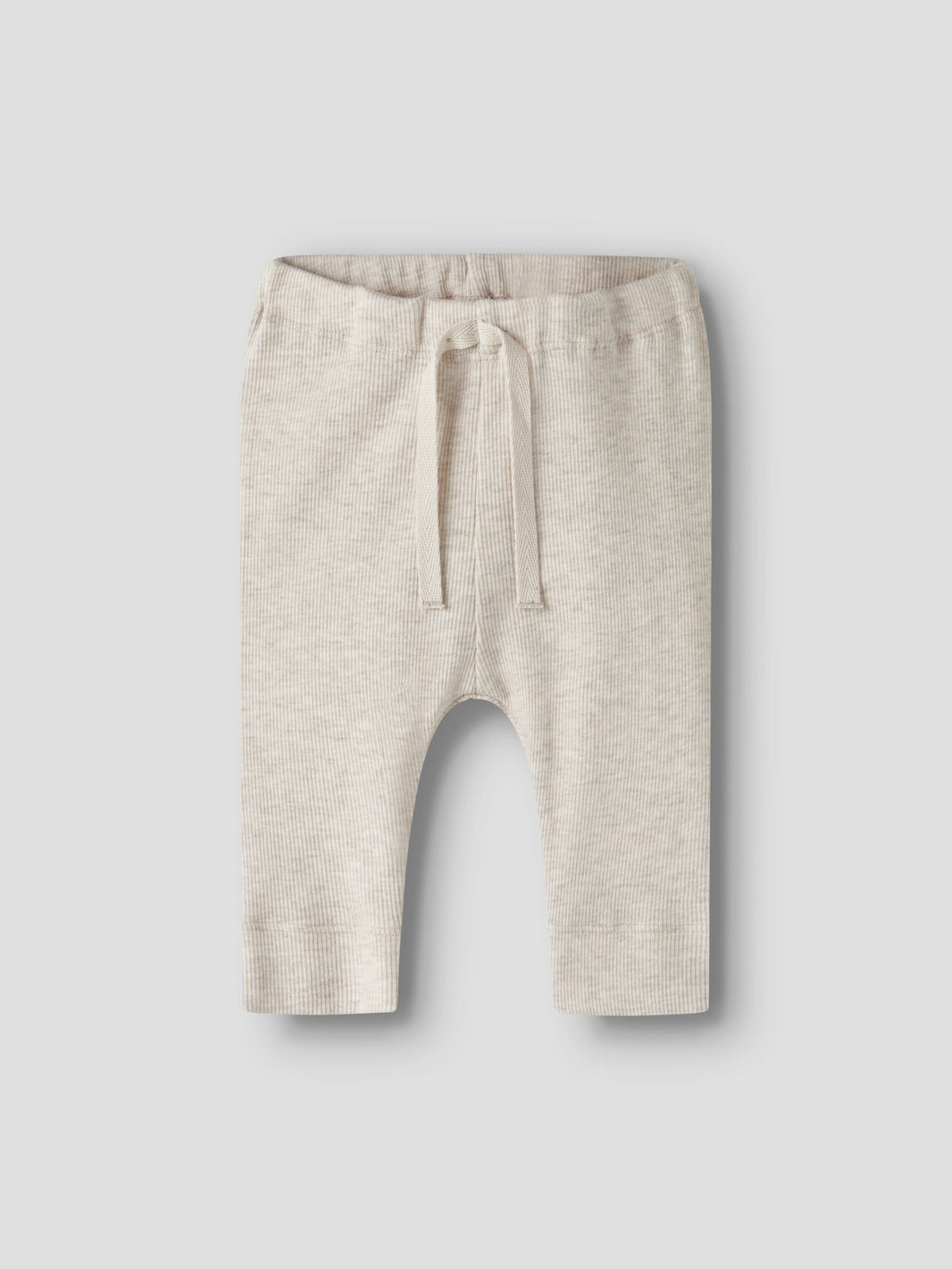 Name It beige ribbade baby byxor till nyfödd bebis pojke och baby flicka i ekologisk bomull och TENCEL™ Modal med elastisk midja och mjuk stretchkvalitet
NBNKAB PANT NOOS
13258115