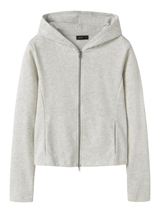 LMTD Lunic ljusgrå hoodiekofta för ungdomstjej med huva, dragkedja, sidofickor och mjuk borstad insida. Modell NLFLUNIC LS BRU S CARDIGAN W. HOOD.