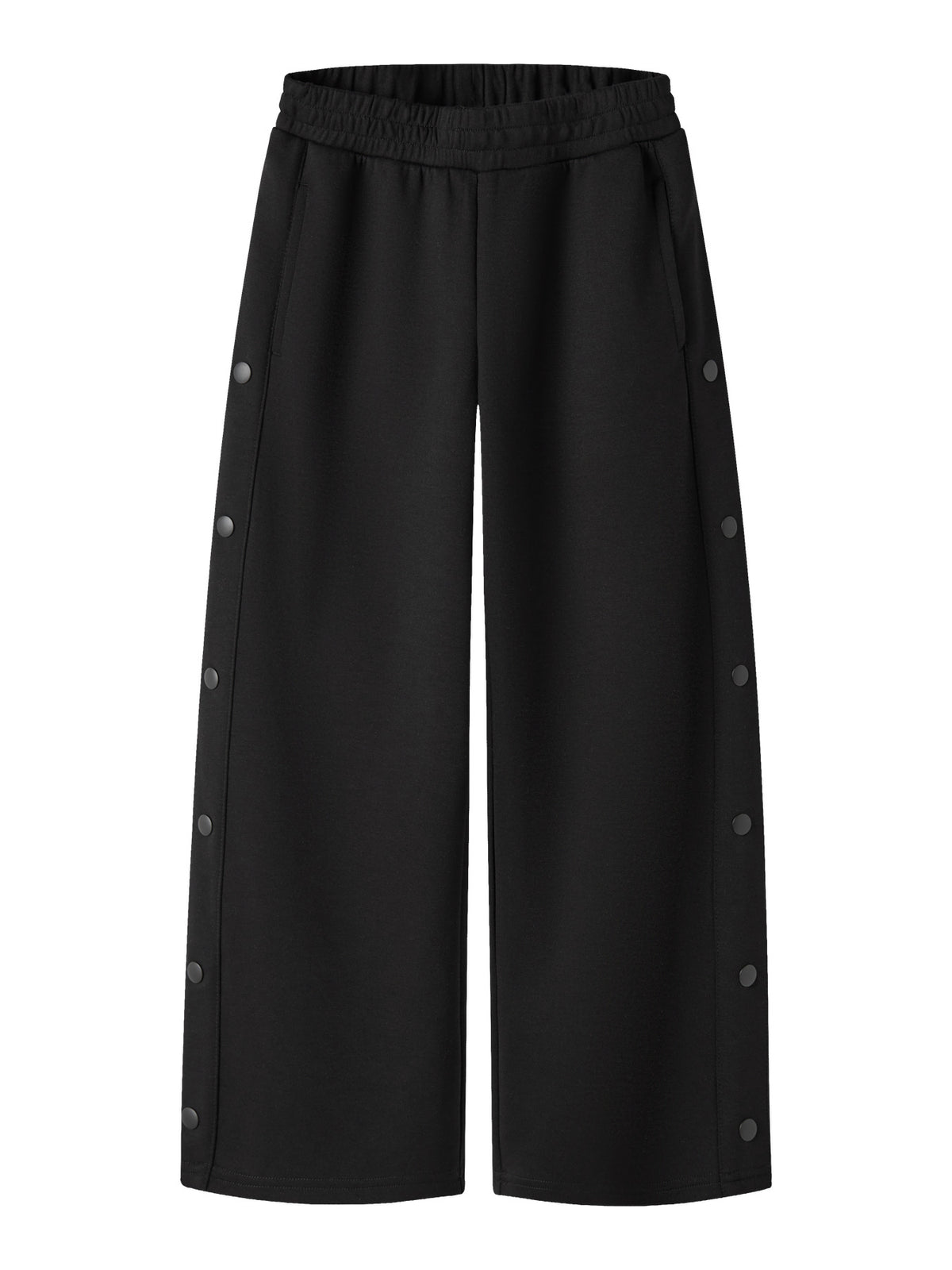 Svarta wide leg sweatpants till flicka från name it med dekorativa tryckknappar längs sidorna, sidofickor och justerbar midja.
