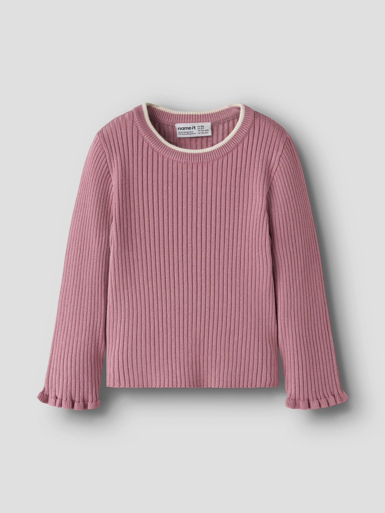 Name It Leanna stickad ribbtröja för flicka i rosa färg med volangkant vid ärmsluten