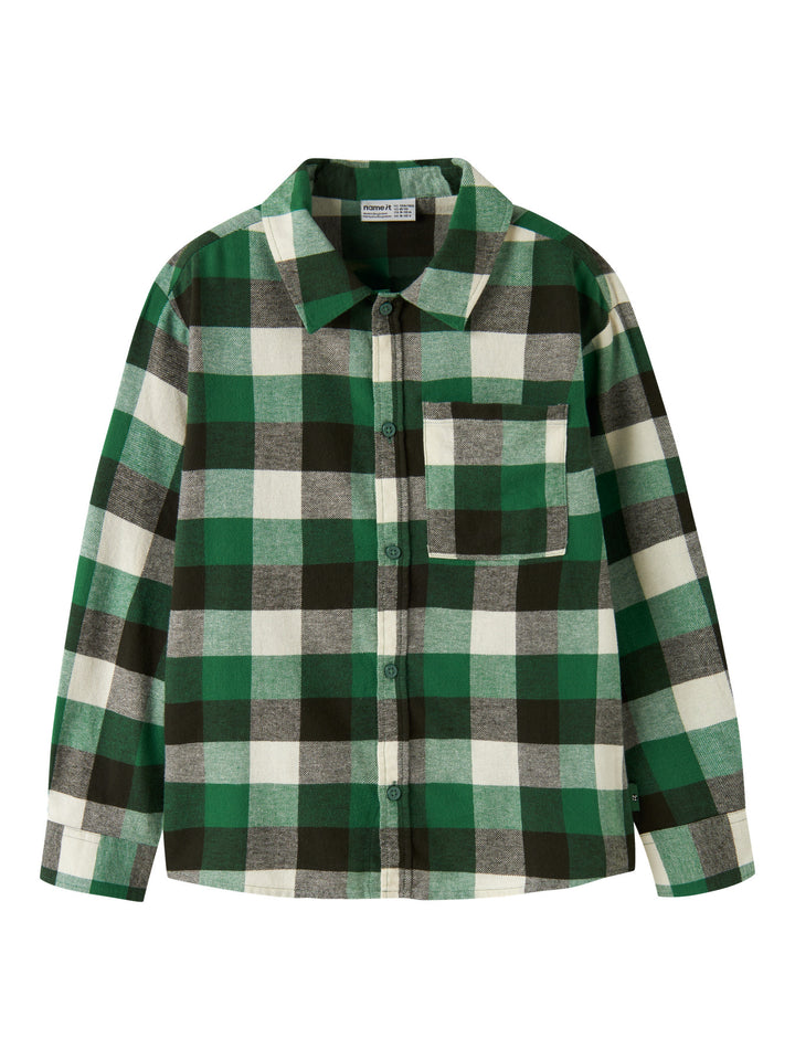 name it Levin rutig overshirt för pojke i ekologisk bomull med skjortkrage, knappar framtill och bröstficka.