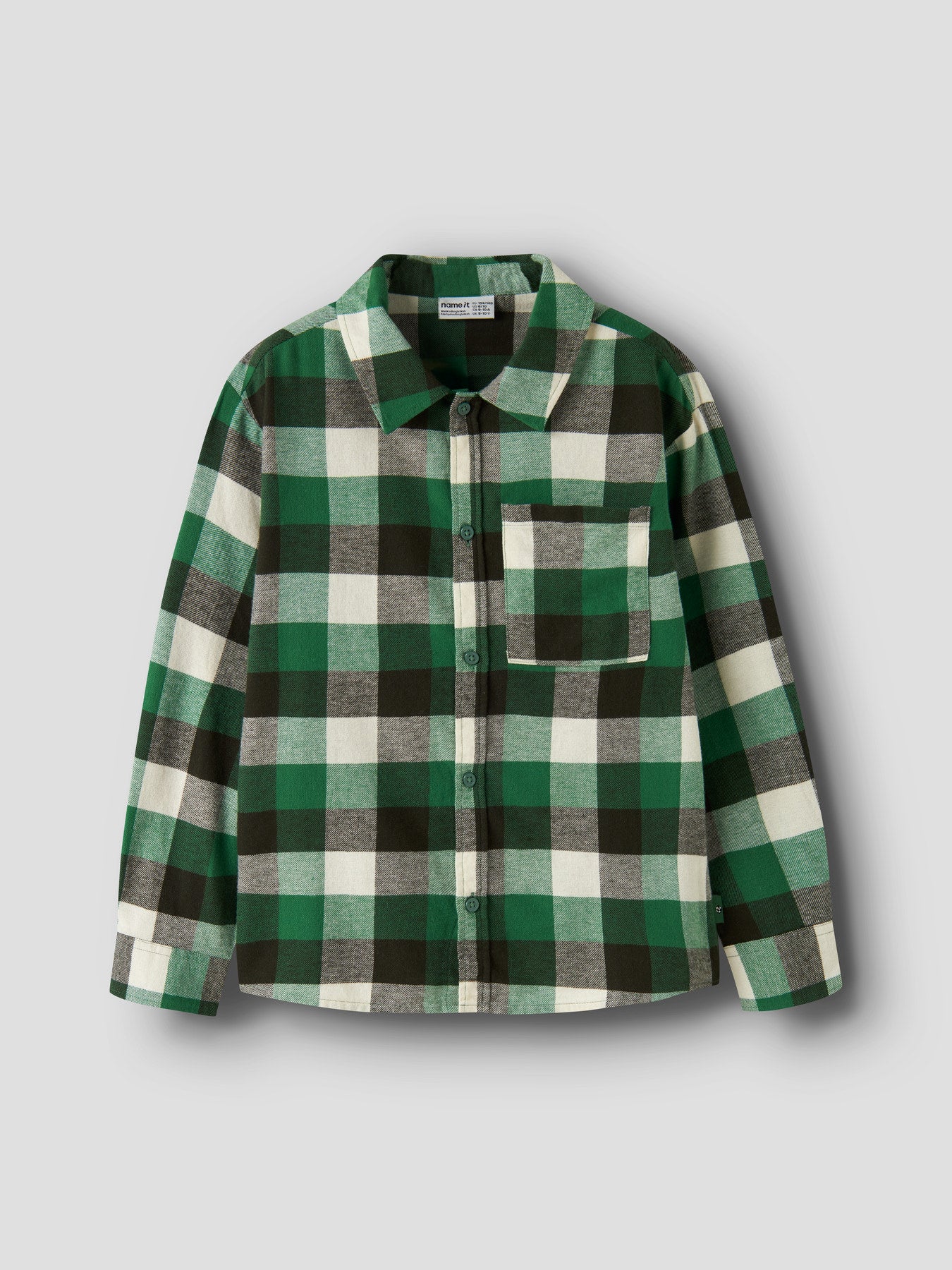 name it Levin rutig overshirt för pojke i ekologisk bomull med skjortkrage, knappar framtill och bröstficka.