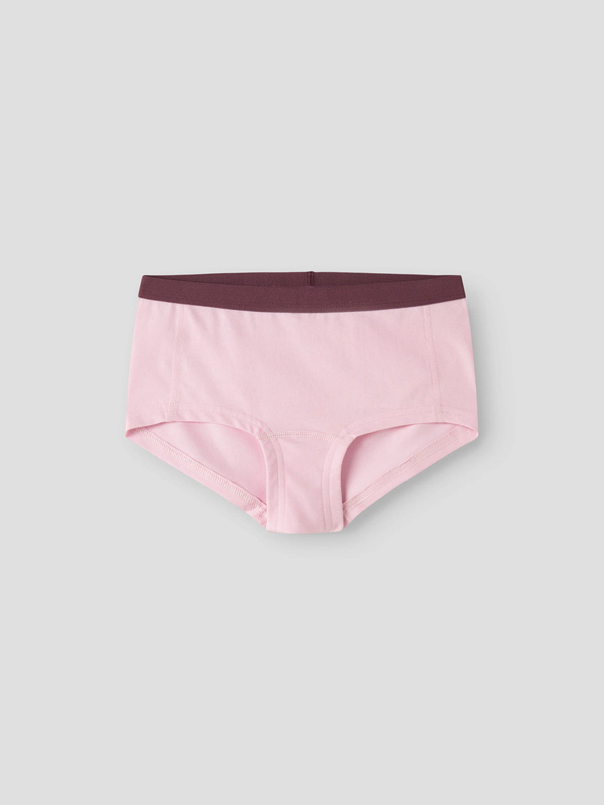 name it hipstertrosor 3-pack för flicka i ekologisk bomull med leopardmönster och enfärgade rosa och vinröda trosor.