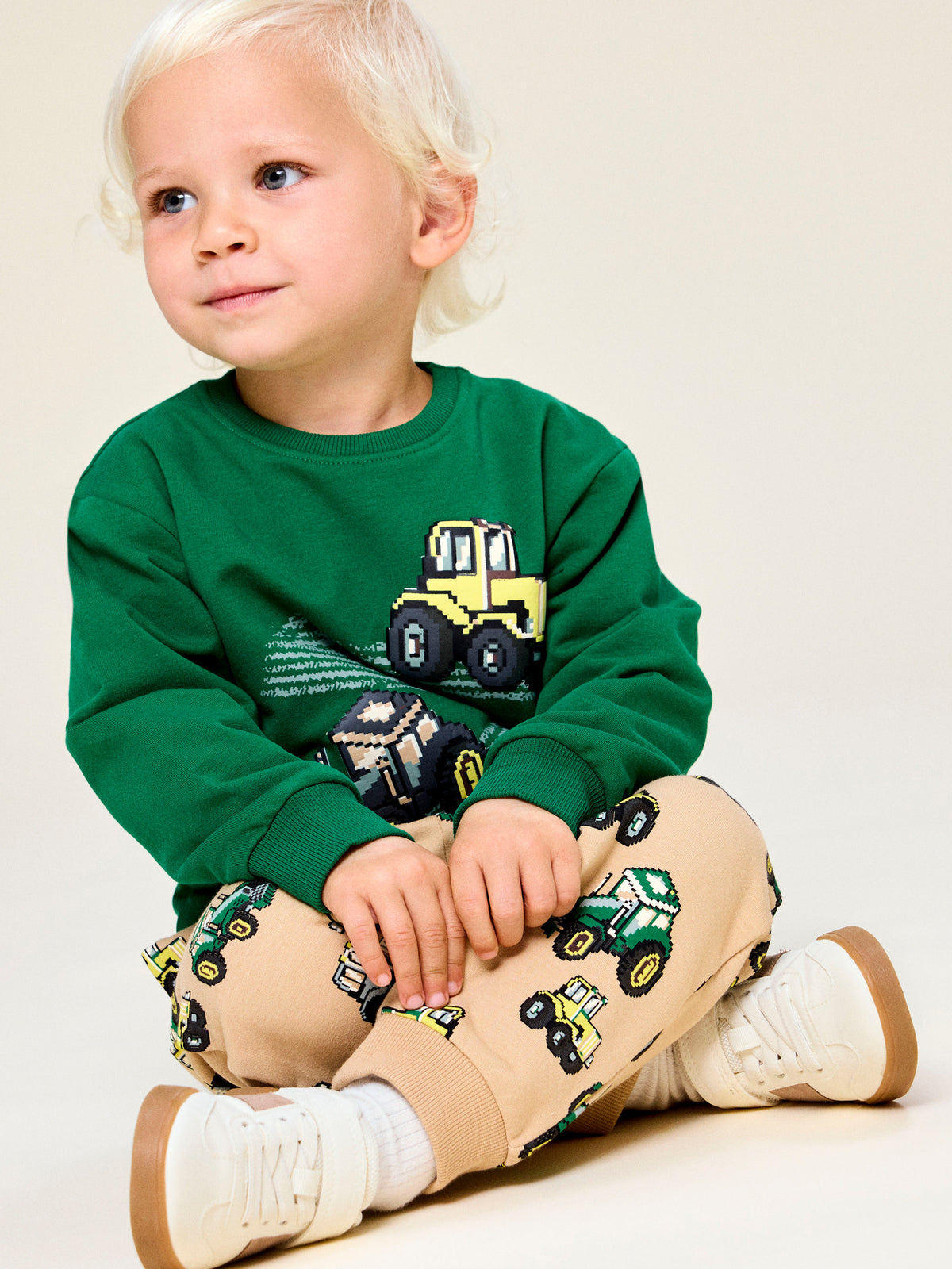 Name It Lavandin grön sweatshirt med traktorer för pojke