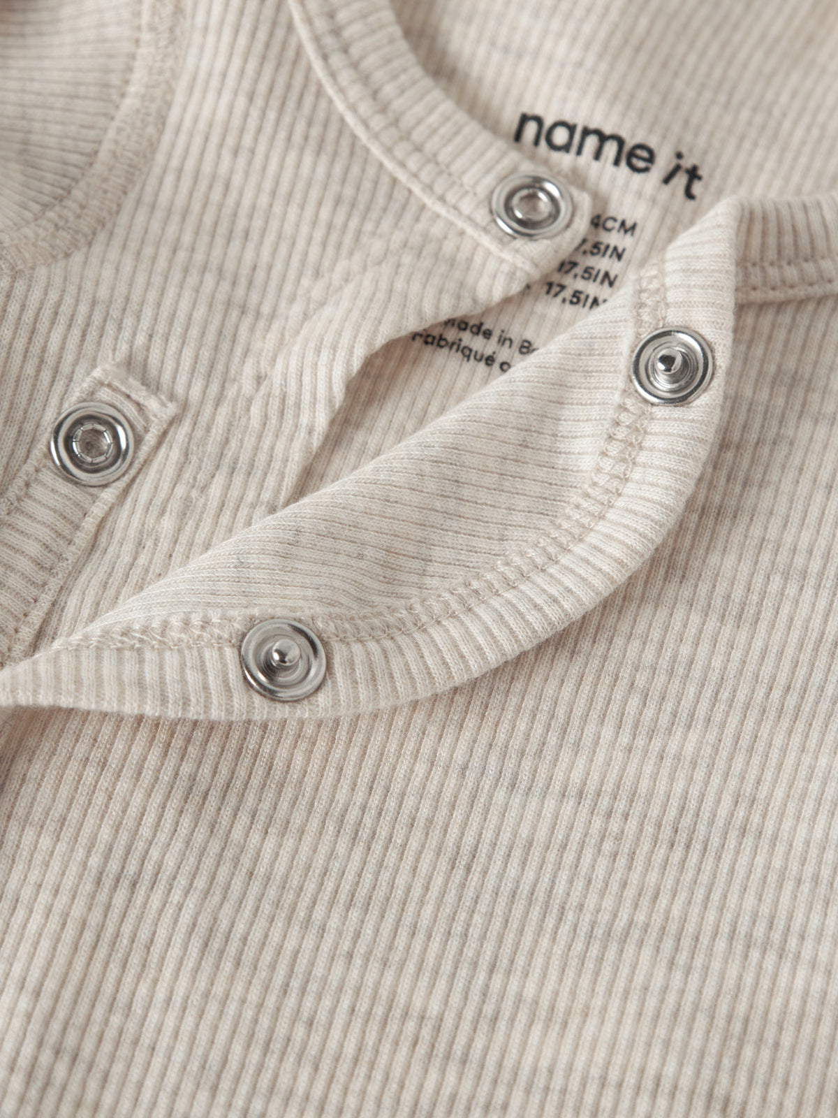 Name It beige prematur omlottbody för baby unisex i ekologisk bomull och TENCEL™ Modal med tryckknappar och mjuk ribbad kvalitet