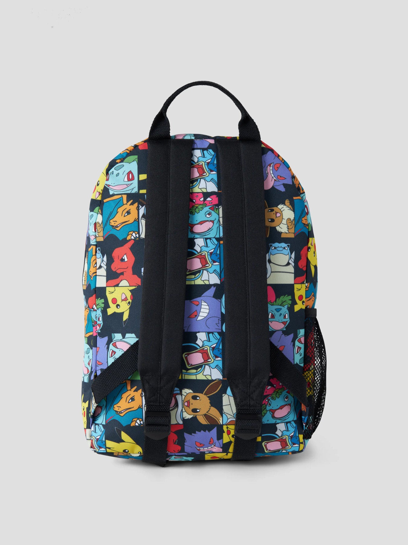Praktisk Pokémon-ryggsäck från Name It i marinblått. Rymlig modell med justerbara axelremmar, laptopfack och plats för vattenflaska – perfekt för skola och fritid.
NKMJENKA POKEMON BACKPACK BFU
13258823