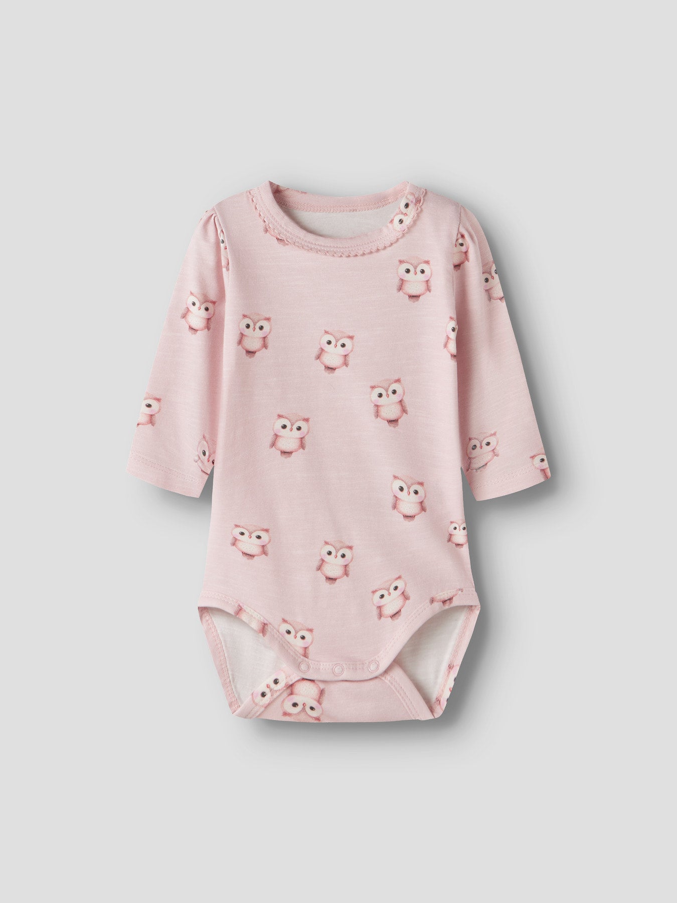 Name It Netie rosa långärmad body i ekologisk bomull med ugglor för babyflicka.