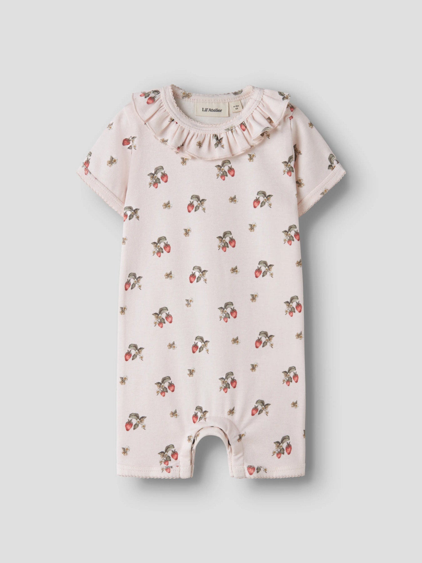 Gullig rosa sunsuit från Lil 'Atelier till nyfödd bebis flicka. Baby sunsuit body kortärmad till baby flicka, rosa med smultron och jordgubbar på. Ekologiska bebiskläder till flicka.
NBFGAYO SIK SS SUNSUIT LIL
13259756
