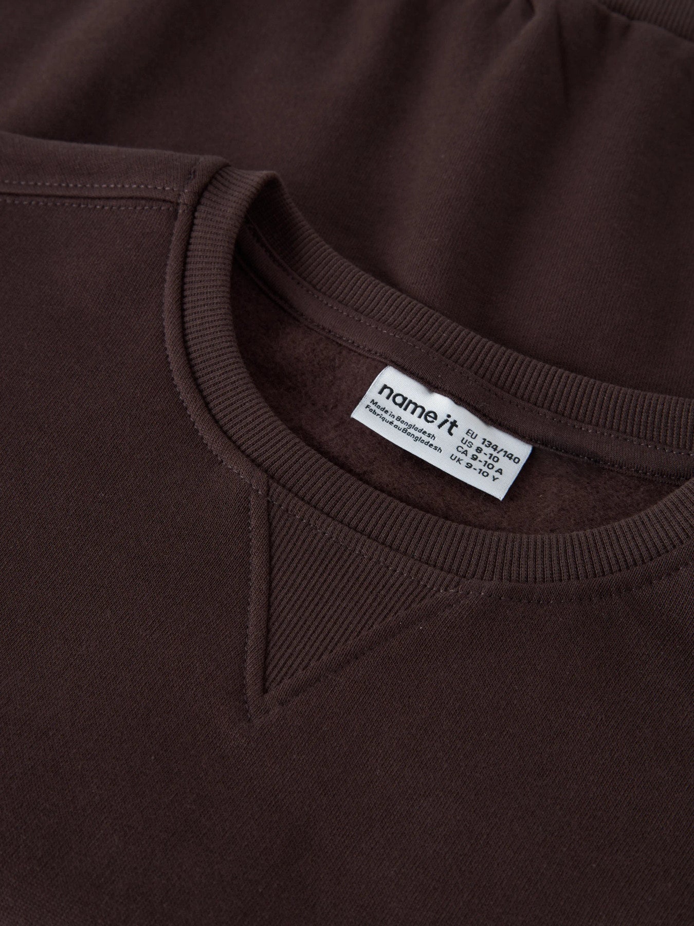 Name It Olan mörkbrun sweatshirt pojke kids med litet bröstmärke