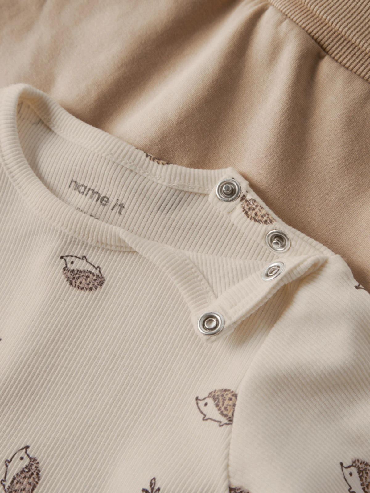 Name It Ohogi babyset 3 delar unisex med body byxor och mössa med igelkottar