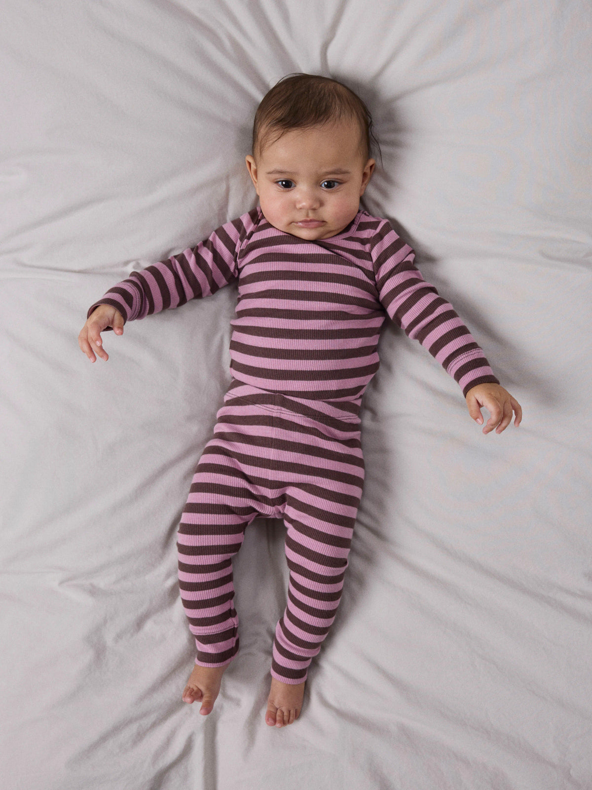 Name It rosa och vinröda ribbade leggings för baby unisex i ekologisk bomull och TENCEL™ Modal med elastisk midja och mjuk stretchkvalitet