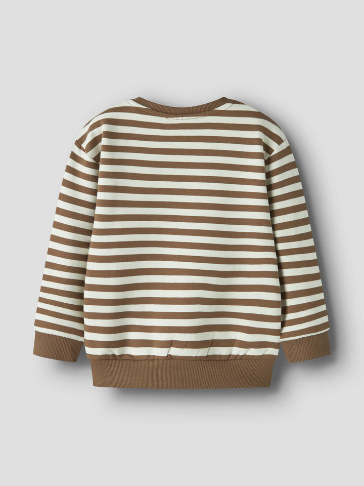 Rafan randig sweatshirt från Name It i brunt och gräddvitt med broderad älg på bröstet.