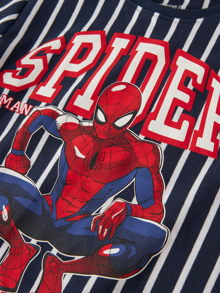 Randig långärmad Spider-Man-tröja för pojke från Name It, marinblå och vit med stort superhjältemotiv.