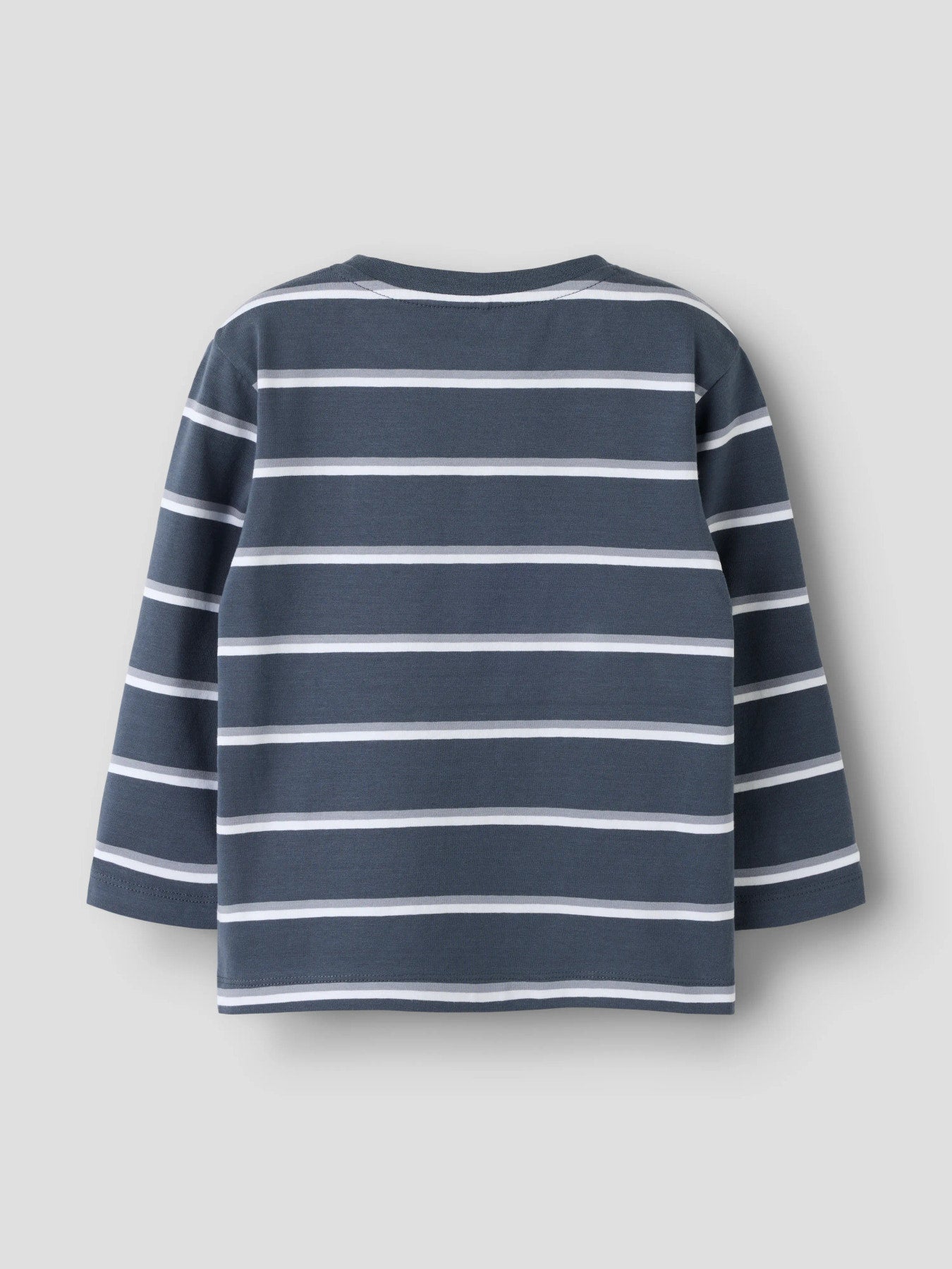 Name It Alf Emil långärmad randig tröja för pojke mini i Ombre Blue med Emil i Lönneberga vid snickarbänken
