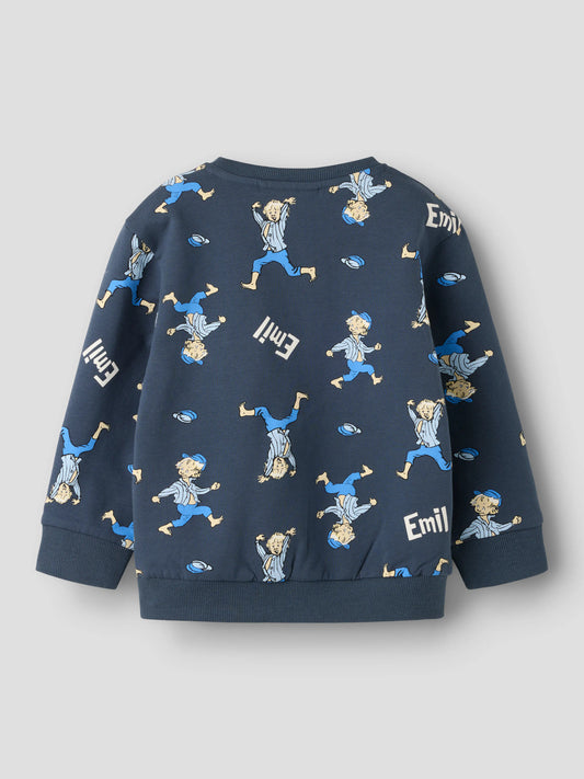 Sweatshirt för pojke med Emil i Lönneberga-mönster i färgen Ombre Blue.