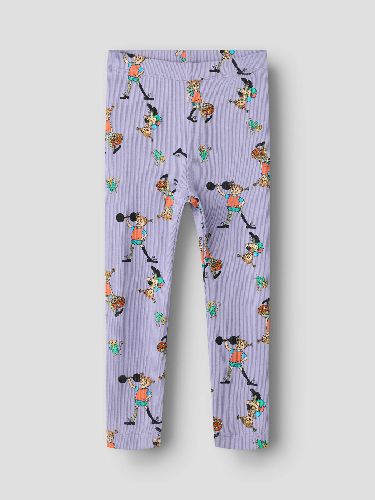 Name It Ara Pippi Långstrump leggings i lila ribbad ekologisk bomull för flicka med Pippi-motiv.
