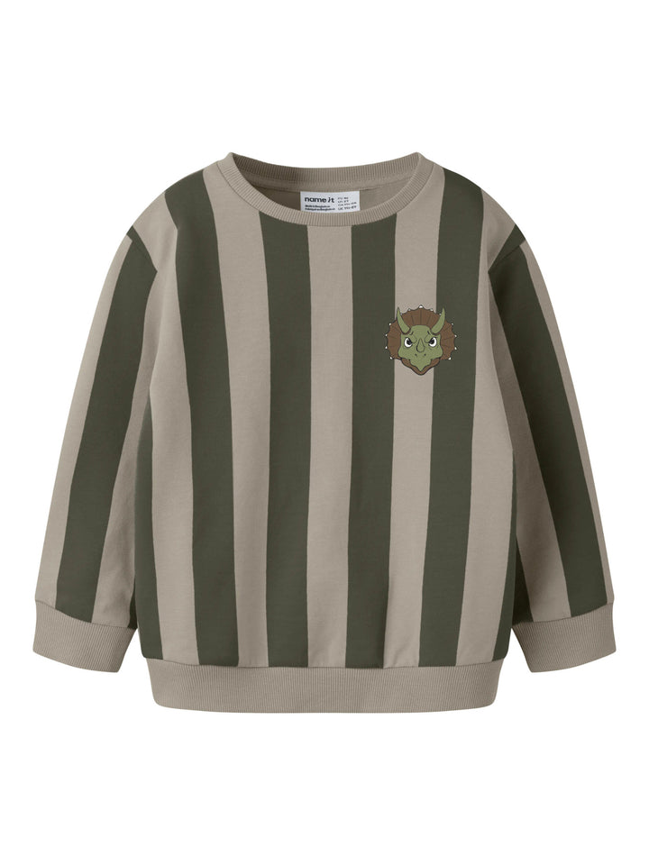 Rake randig sweatshirt från Name It i olivgrönt och beige med litet dinosauriemotiv på bröstet.