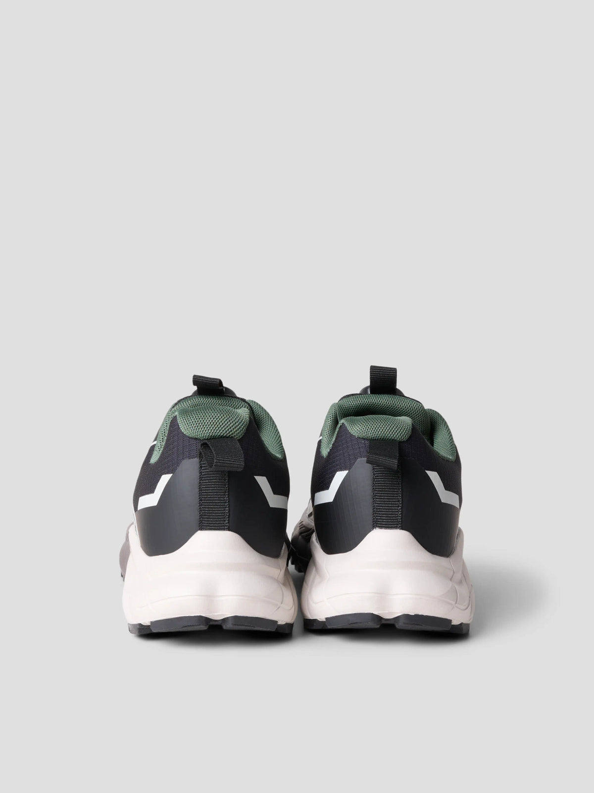 Name It Norm sneakers för pojke med snabbsnörning i svart, brunlila, vitt och grönt