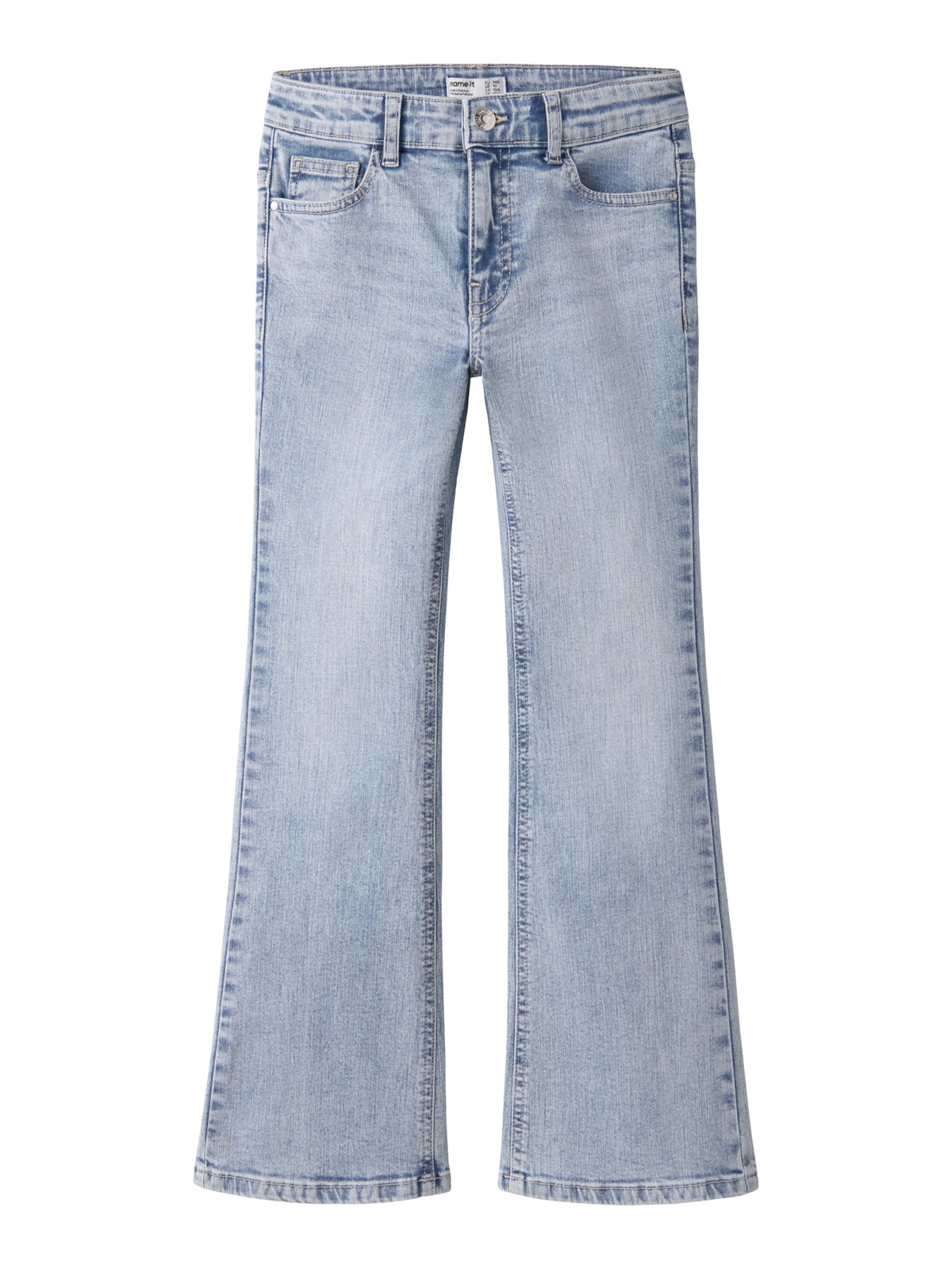 Polly ljusblå bootcutjeans från Name It med utsvängda ben, framifrån