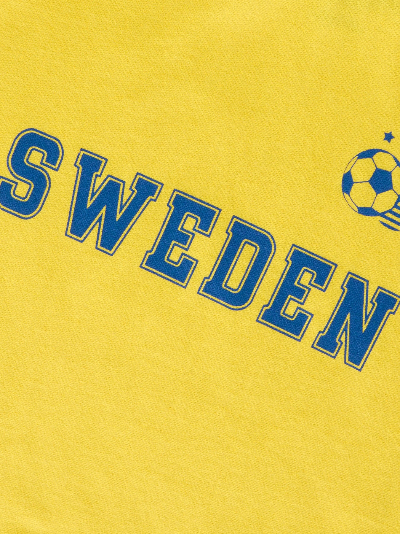 Name It Jamie gul fotbolls-t-shirt för pojke barn i mjuk bomull med fotbollstryck