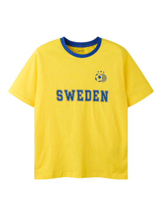 Name It Jamie gul fotbolls-t-shirt för pojke barn i mjuk bomull med sportigt fotbollstryck