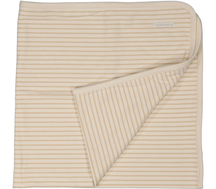 Randig baby filt i ekologisk bomull till din bebis flicka och pojke. Beige babyfilt från Geggamoja. 