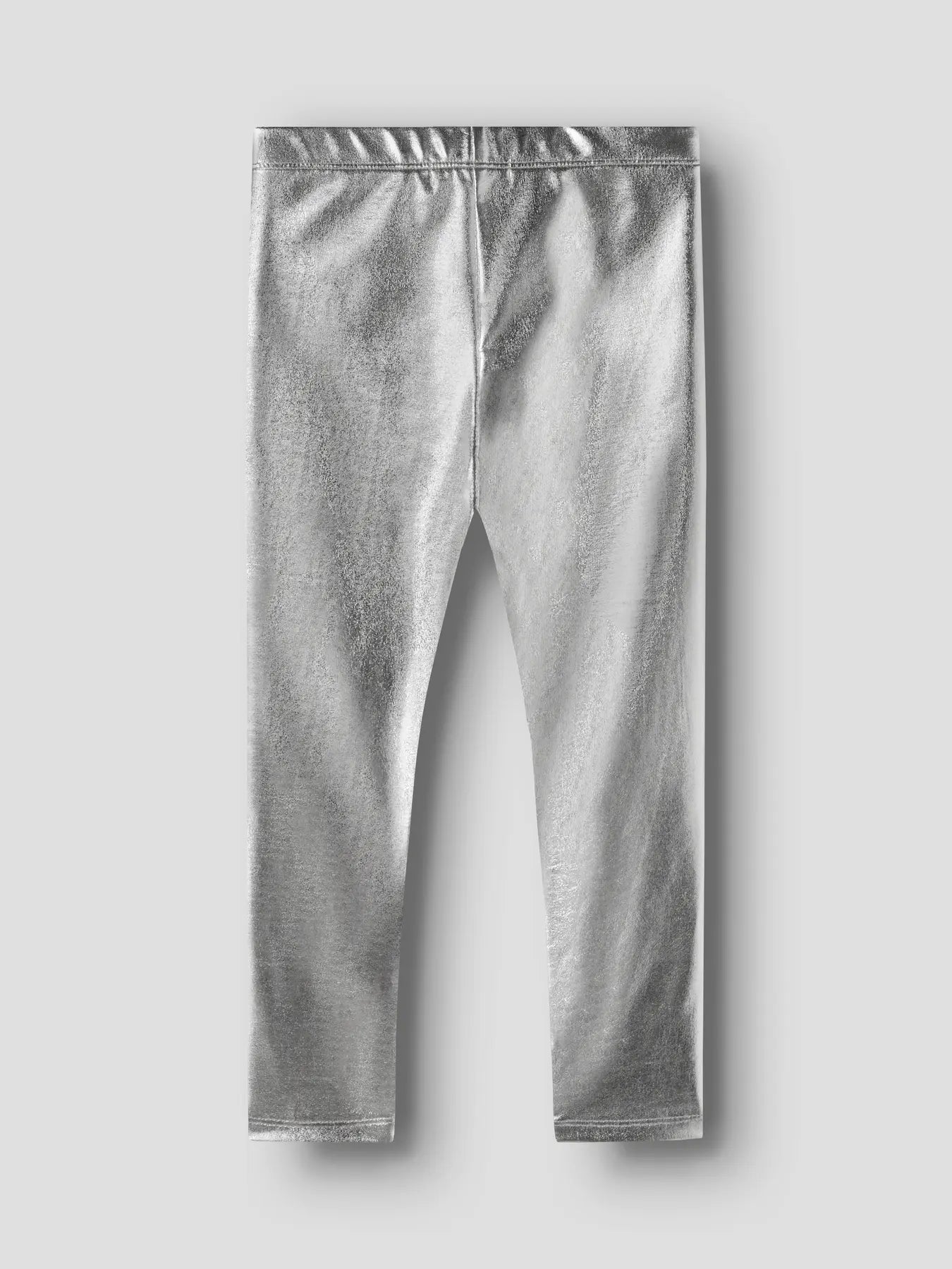 Silver färgade leggings till flicka. Tjej byxor med silver glans från Nameit 
NMFRISPA LEGGING
13249398