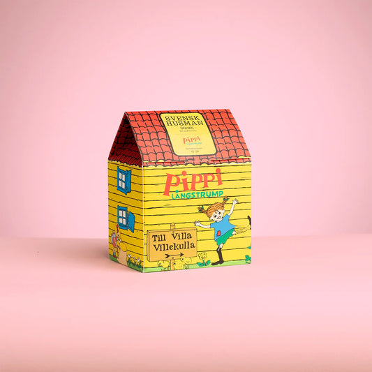 3 pack barn strumpor med Pippi Långstrump. Roliga färgstarka mönstrade strumpor med Astrid Lindgrens fina motiv av Pippi, Tommy och Annika. Lilla Gubben och Herr Nilsson är också med på dessa glada färgglada strumpor i fin present förpackning av Villa Villekulla.