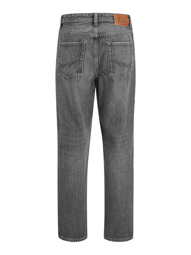 Svart grå loose fit jeans CHRIS från Jack & Jones Junior till kille ungdom. 
JJICHRIS JJORIGINAL SBD 444 SN JNR
12279539