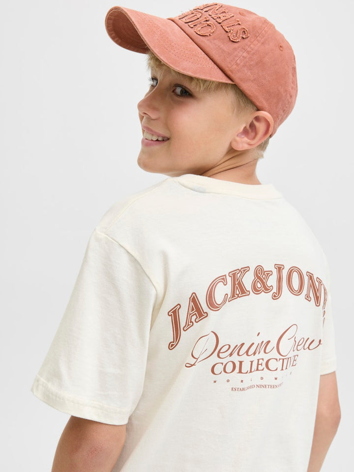 Natur vit t-shirt till kille från Jack & Jones. Ungdoms tröja till pojke med backprint i kontrastfärg.
JJEBRANDES BACKP RELAXED TEE SS SN JNR
12269310