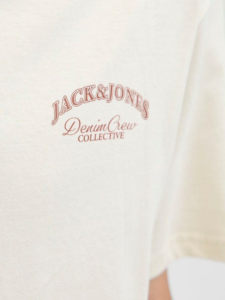 Natur vit t-shirt till kille från Jack & Jones. Ungdoms tröja till pojke med backprint i kontrastfärg.
JJEBRANDES BACKP RELAXED TEE SS SN JNR
12269310