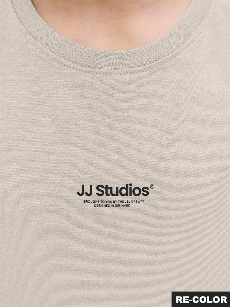 Beige t-shirt från Jack & Jones till ungdom kille. Soho kortärmad tröja från Jackandjones junior.
JJESOHO TEE SS CREW NECK NOOS JNR
12279577